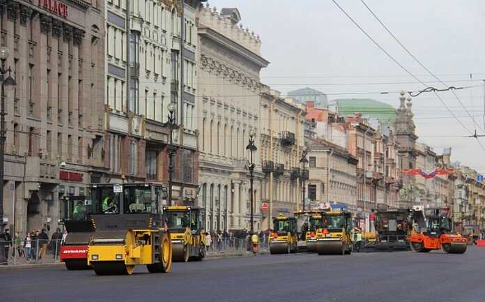 Комитет по госзаказу Петербурга отменил четыре тендера на ремонт дорог на сумму 14,4 миллиарда рублей